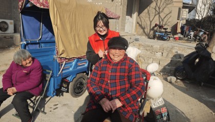 蚌埠李楼乡民政服务站开展“关怀高龄老人 用心温暖”活动