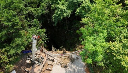 张家界溶洞污染事件调查