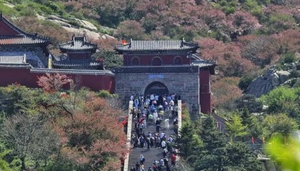 五岳大揭秘：泰山累成狗，恒山似散步，衡山规模大到离谱！