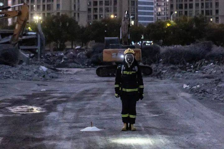 最近爆火，有人跟风炫耀！网友：可以去派出所过年了……