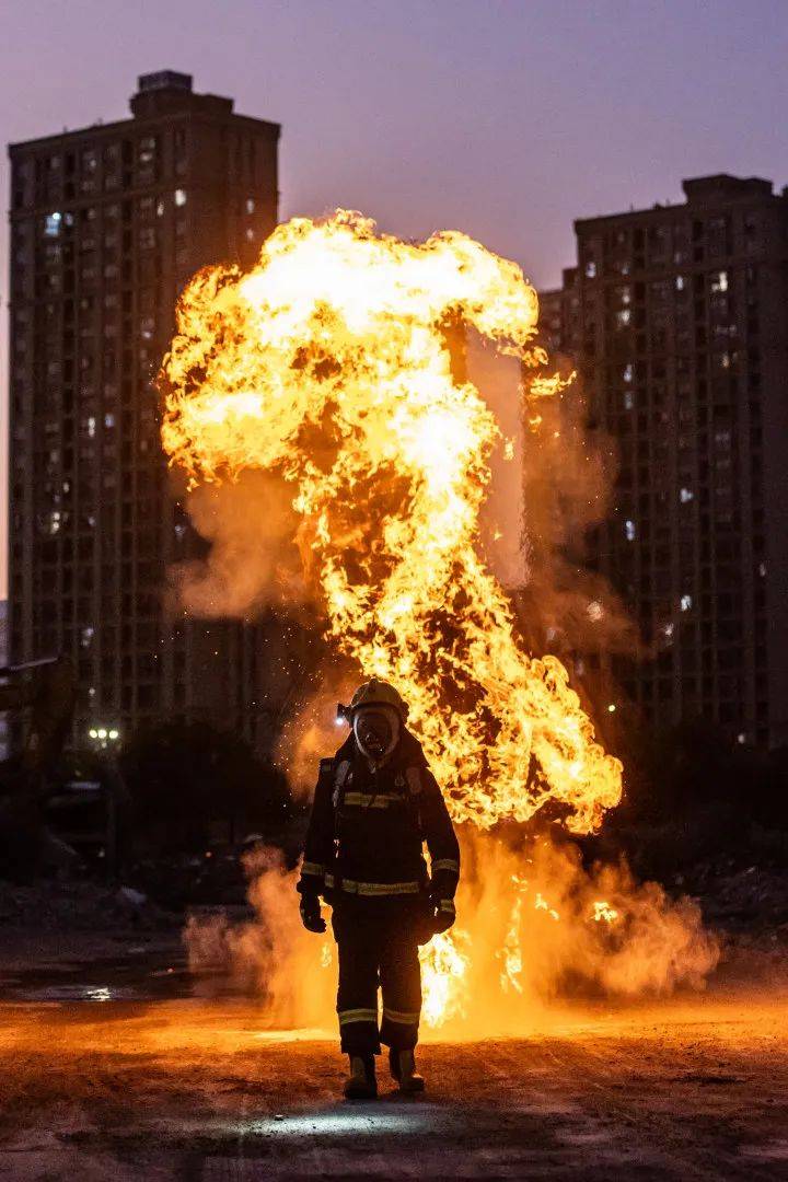 最近爆火，有人跟风炫耀！网友：可以去派出所过年了……