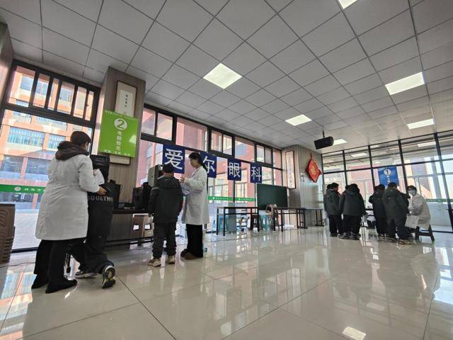 蚌埠爱尔和平眼科医院走进蚌埠后场小学教育集团，助力近视防控宣传教育月