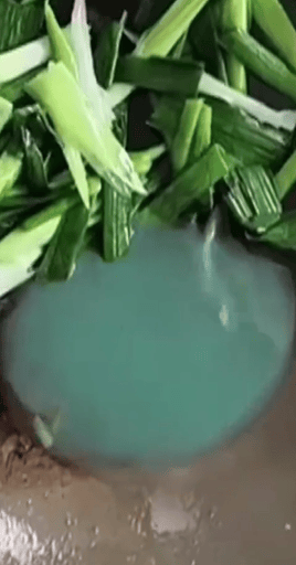 新闻多一度丨常州现“蓝斑块”蔬菜引关注 蓝色物质对人体有害吗？