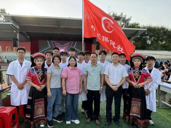 贺州市职业教育发展中心教师李柱乐荣获“贺州工匠”称号