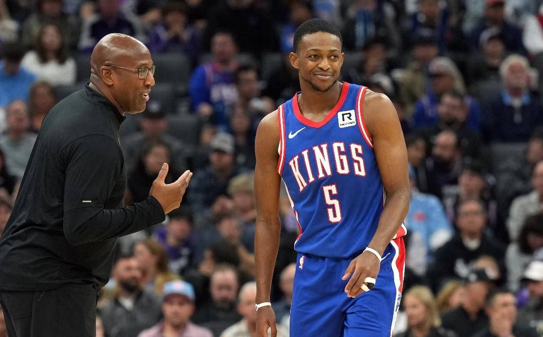 NBA新闻速递：小托马斯签约加盟，国王确定交易福克斯，湖人引援受阻