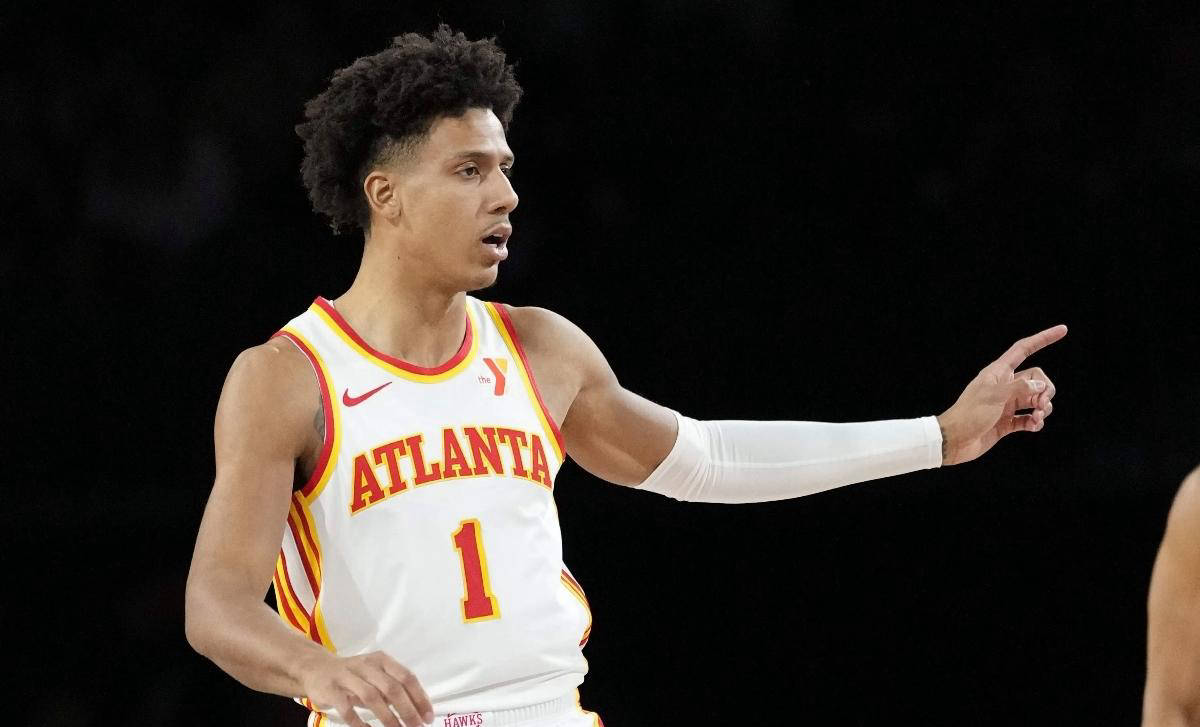 NBA新闻速递：老鹰新星赛季报销，湖人内线受重创，国王标价福克斯