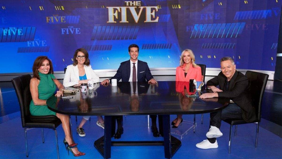 福克斯新闻在 3 月第一周的黄金时段收视率超过了 ABC、CBS、NBC 广播公司