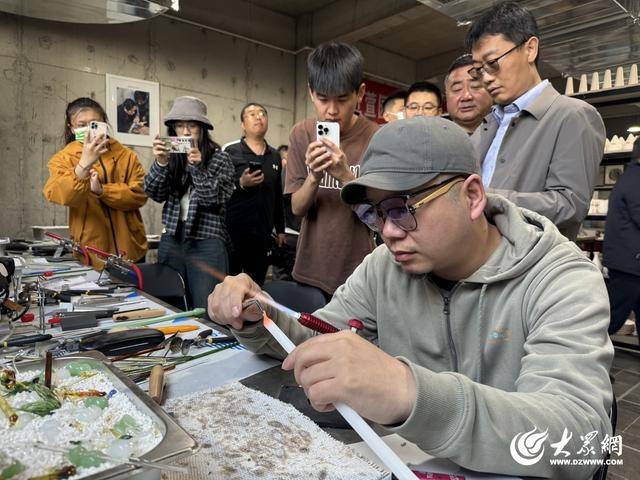沿着高速看淄博 | 老窑火遇见新通途！看博山琉璃如何再新生？