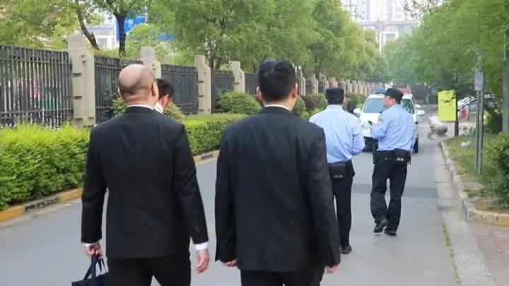 清晨出击！扬州拘传33人！