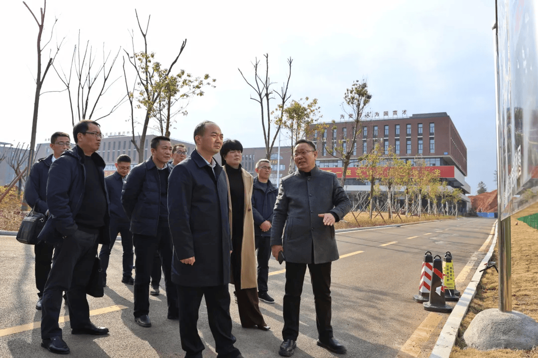 邵阳新邵：县长调研邵阳通用机场项目和邵阳通航职业技术学院筹建工作