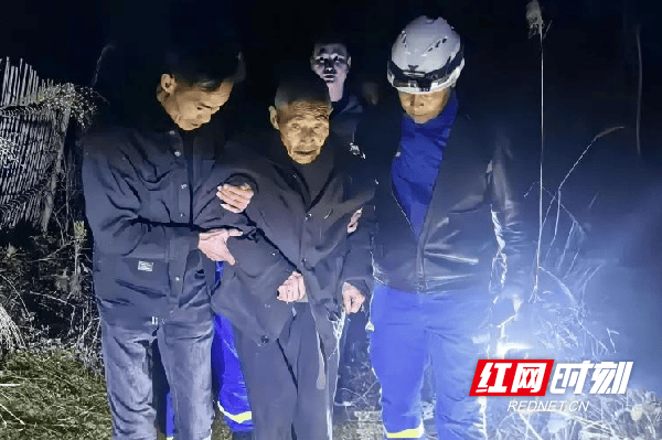 一片“邵阳红”全城学雷锋 邵阳广泛开展系列志愿服务主题活动