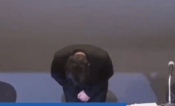 热搜第一！金秀贤召开新闻发布会