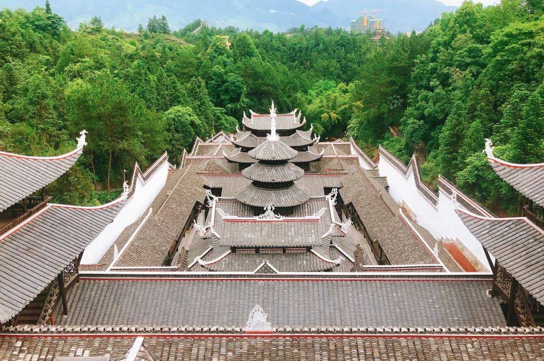 【地道恩施·逐影周末】3天2晚速游恩施山水人文丨屏山峡谷青山碧水+恩施大峡谷绝壁景观两大精华IP，一网打尽·不留遗憾