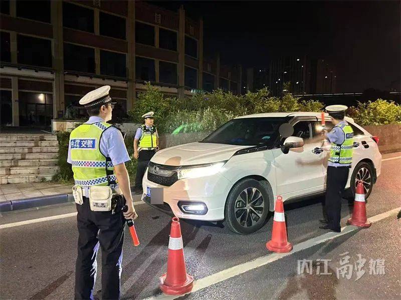 典型！内江交警集中曝光！