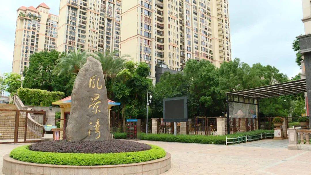 吓！南宁暴雨冲开井盖，儿童放学途中不慎掉下去！防坠网救大命了……