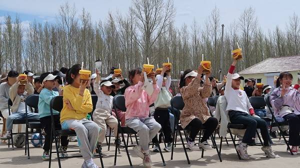 甜啦啦携手中国质量新闻网发起“小饭碗计划”公益活动：以品质守护成长，用行动践行责任