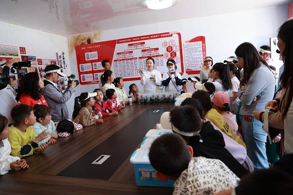 甜啦啦携手中国质量新闻网发起“小饭碗计划”公益活动：以品质守护成长，用行动践行责任