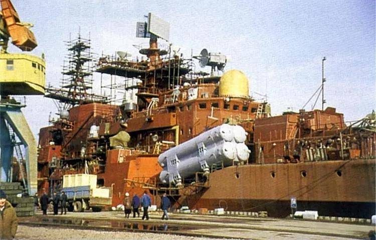 解放军海军装备俄制AKS-74U，为啥不用国产步枪？