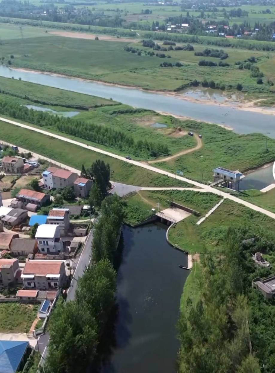 “比厕所的水还臭”，湖北云梦县现一条10公里长黑臭河流？当地：已成立专班处理