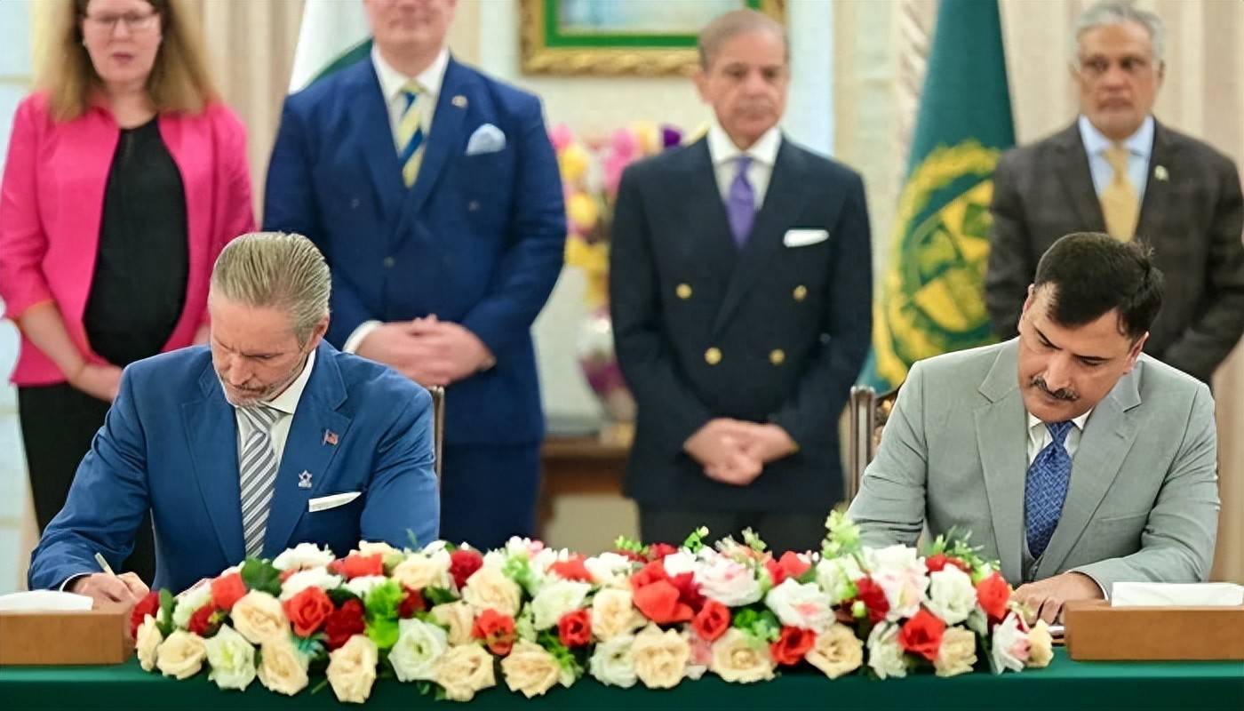 五亿美元到账！巴铁热情接待美国贵客，连稀土一起都交给对方