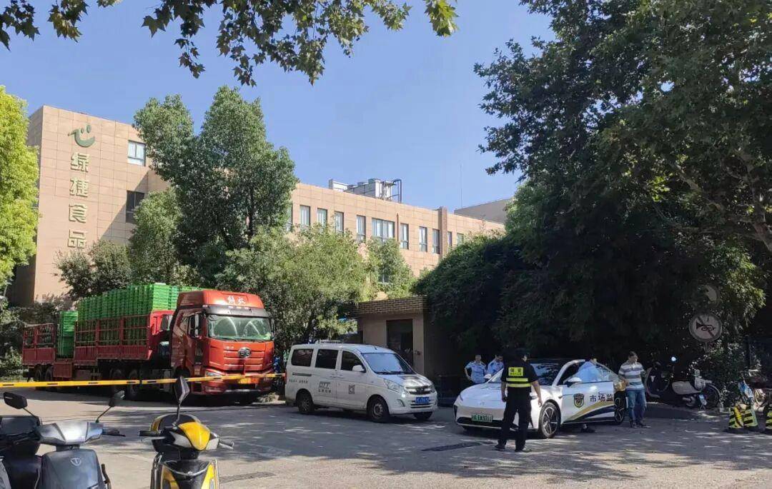 上海多校午餐虾仁鸡蛋发臭？教育局回应称已撤菜