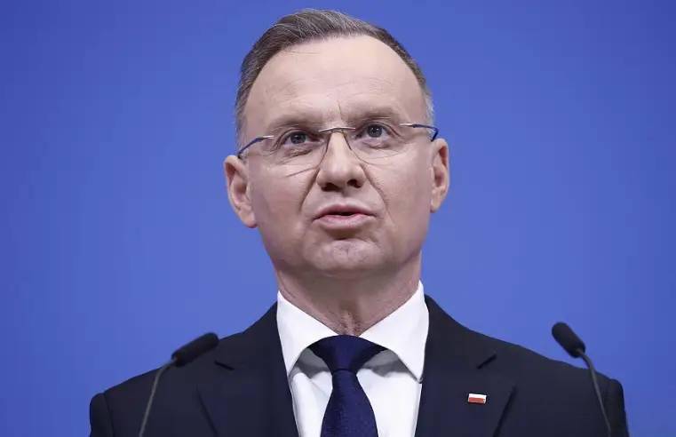 波兰阻碍中欧班列，英国强势插手，不到一天，中俄就迅速反击